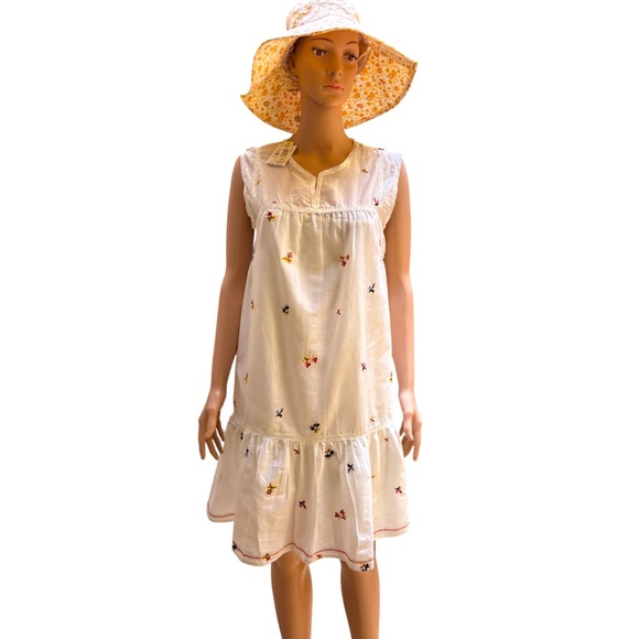 Max Studio Dresses & Skirts - MaxStudio White Floral Embroidered Tiered Dress Small NWT